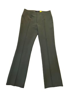 Pantalon verde botella Marquis, corte recto, sin bolsillos. Cintura: 84 cm. Tiro: 23 cm. Largo: 109 cm.